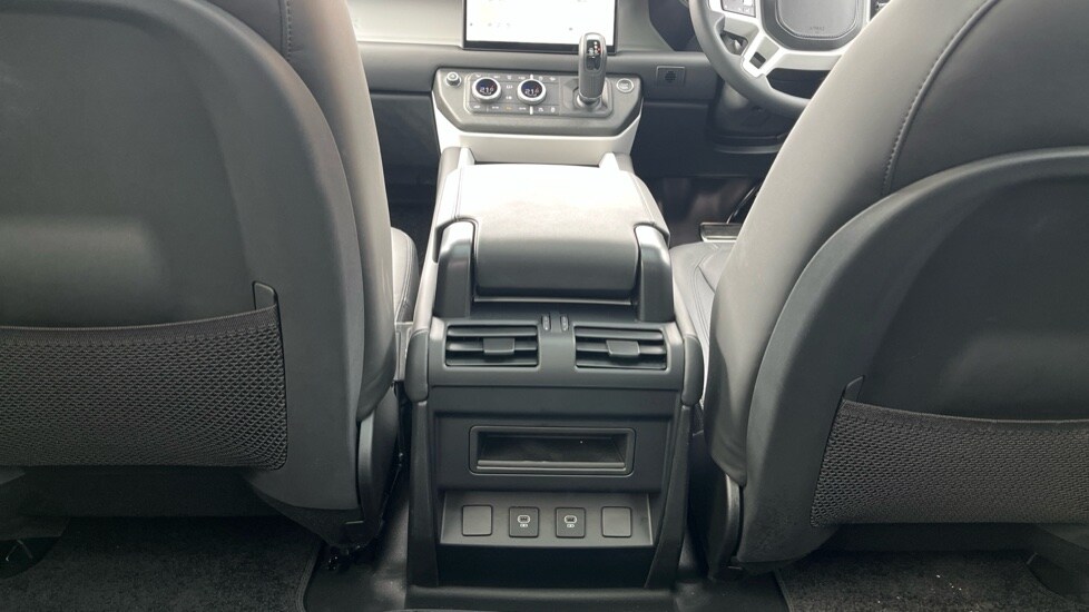 Used Land Rover Defender 2024 for sale - 75874110: Photo 33