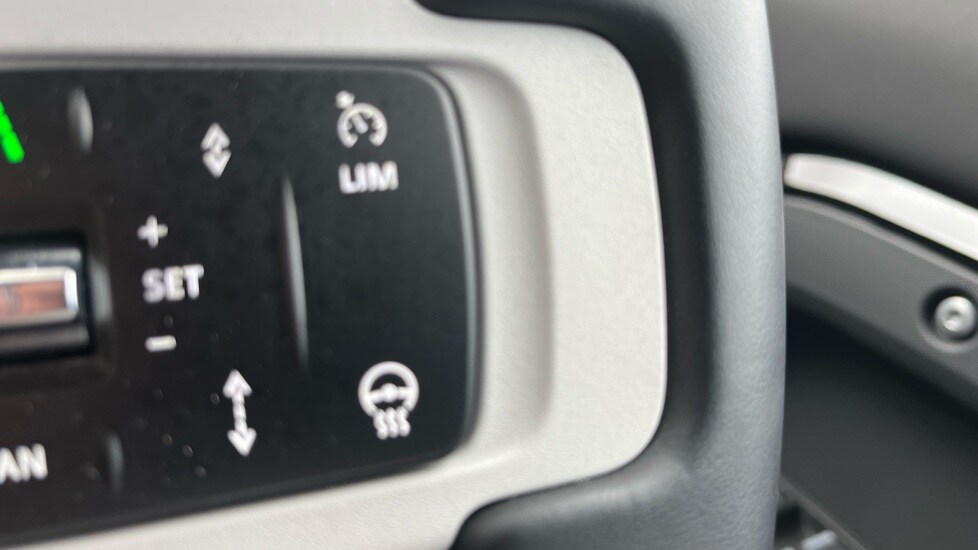 Used Land Rover Defender 2024 for sale - 75874110: Photo 39