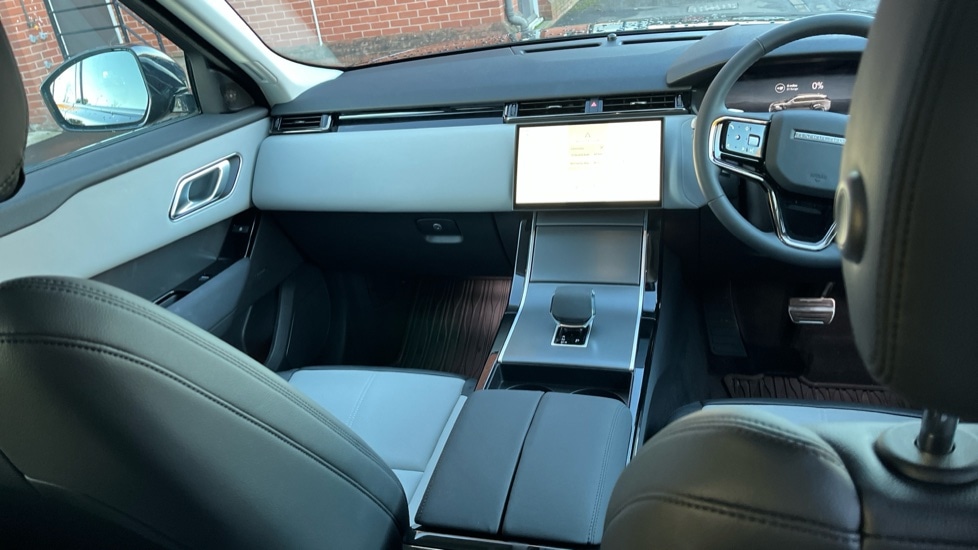 Used Land Rover Range Rover Velar 2025 for sale - 76954466: Photo 11