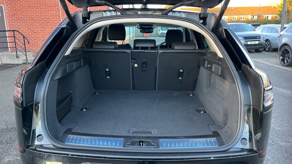 Used Land Rover Range Rover Velar 2025 for sale - 76954466: Photo 15