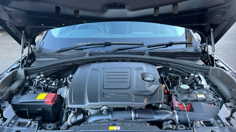 Used Land Rover Range Rover Velar 2025 for sale - 76954466: Photo 16