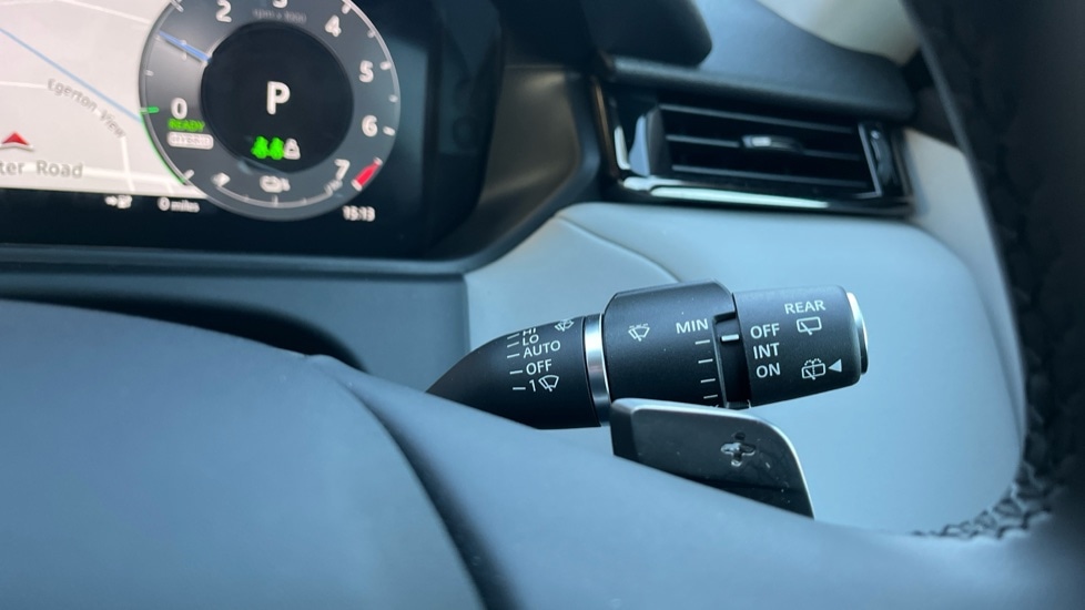 Used Land Rover Range Rover Velar 2025 for sale - 76954466: Photo 24