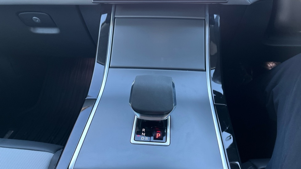 Used Land Rover Range Rover Velar 2025 for sale - 76954466: Photo 29