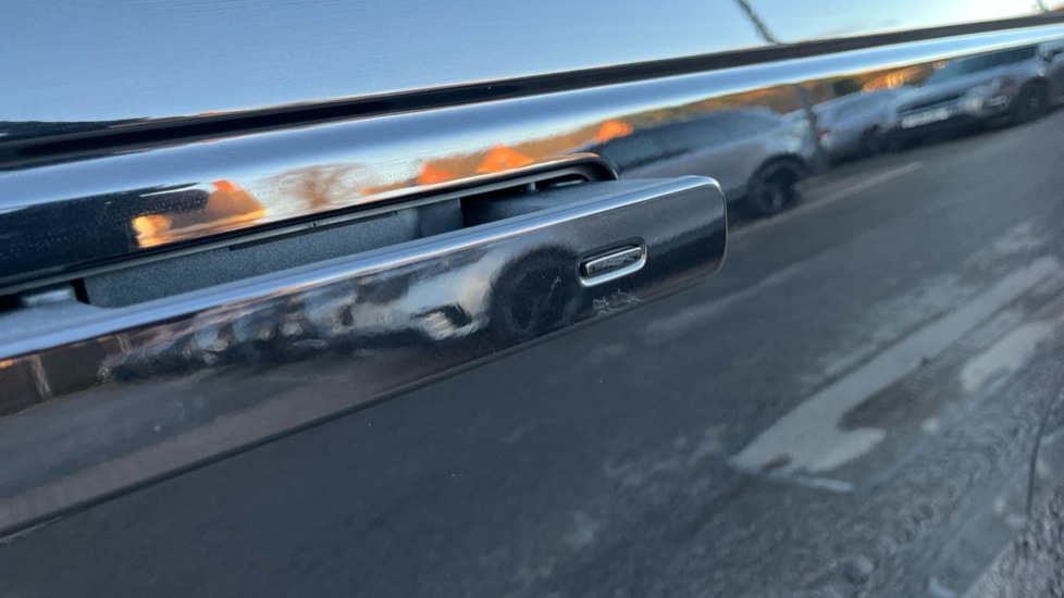 Used Land Rover Range Rover Velar 2025 for sale - 76954466: Photo 42