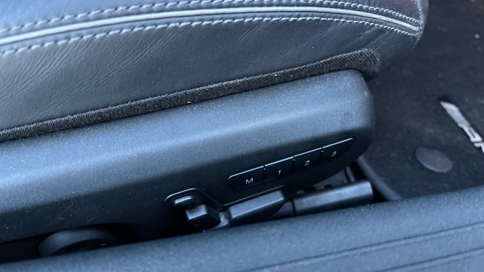 Used Mercedes-Benz AMG GT 2016 for sale - 76514867: Photo 33