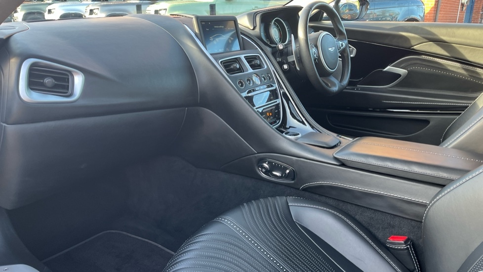 Used Aston Martin DB11 2019 for sale - 76954222: Photo 10