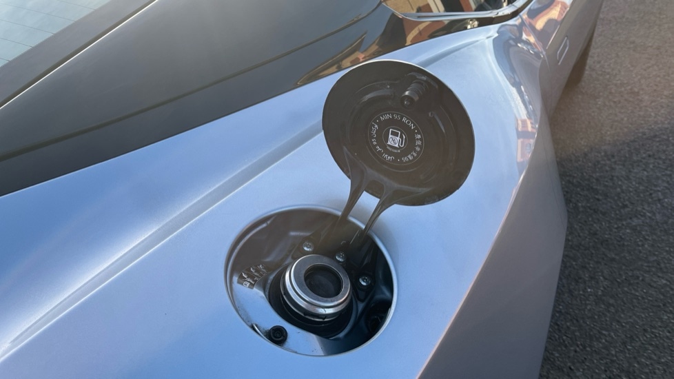 Used Aston Martin DB11 2019 for sale - 76954222: Photo 21