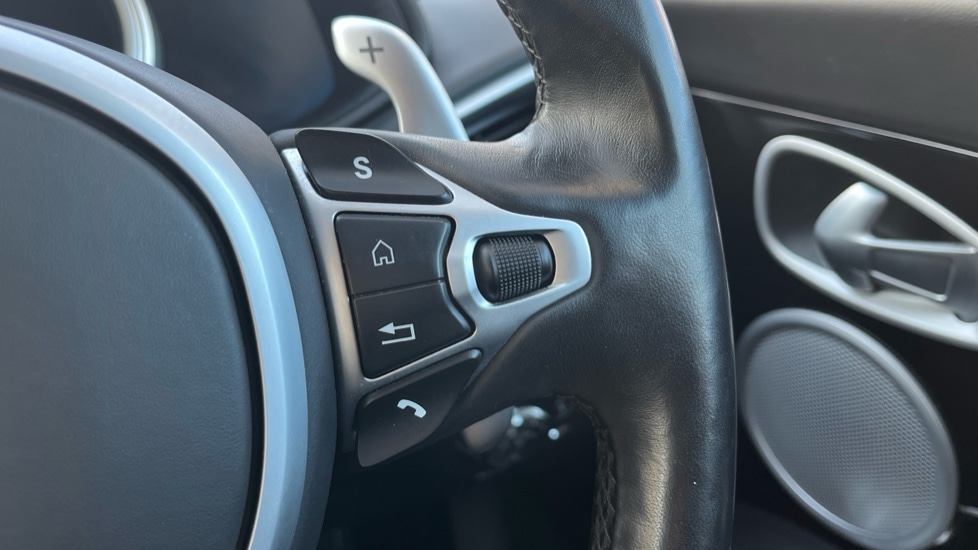 Used Aston Martin DB11 2019 for sale - 76954222: Photo 22