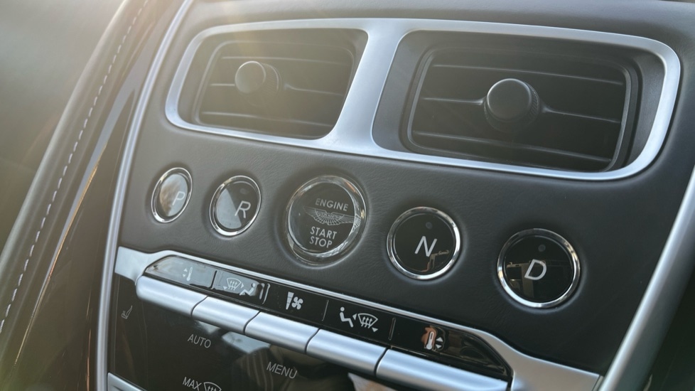 Used Aston Martin DB11 2019 for sale - 76954222: Photo 28