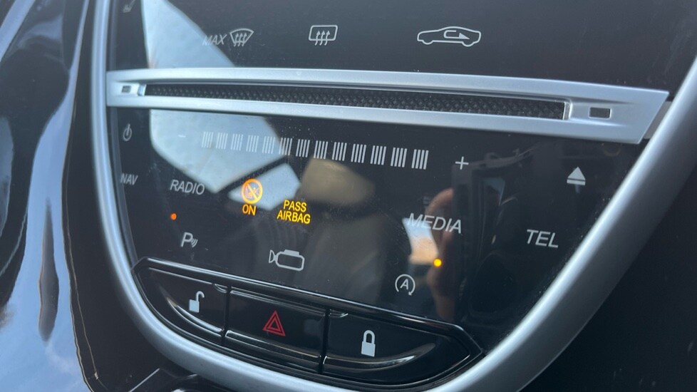 Used Aston Martin DB11 2019 for sale - 76954222: Photo 33