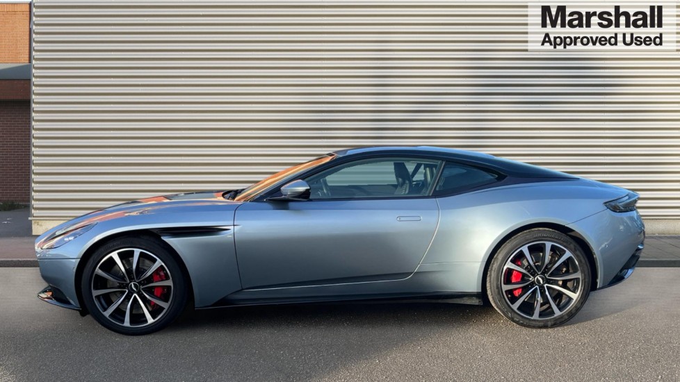 Used Aston Martin DB11 2019 for sale - 76954222: Photo 6