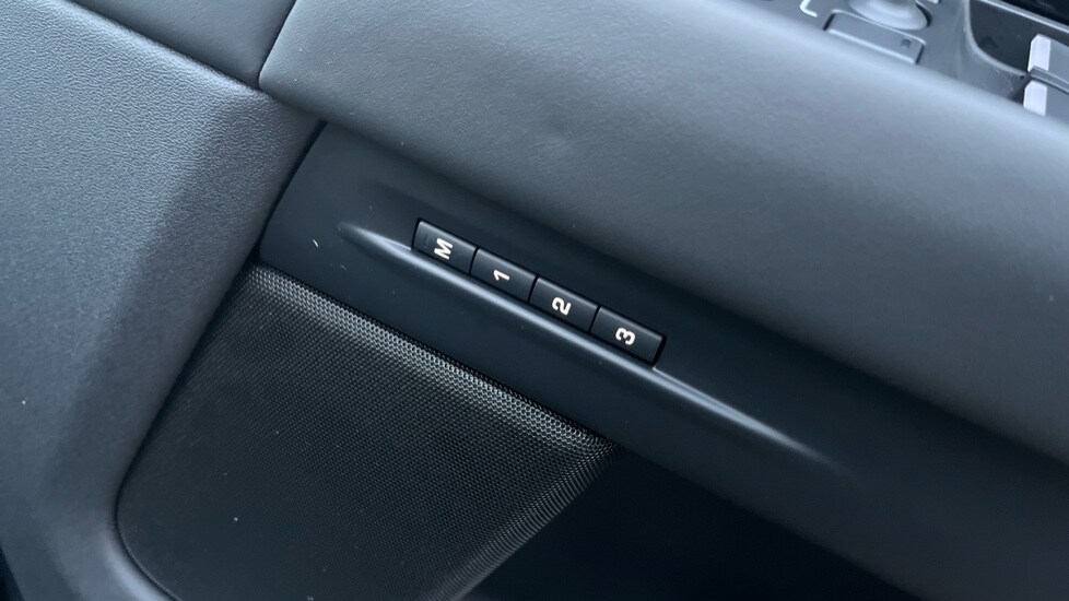 Used Land Rover Range Rover Evoque 2025 for sale - 76966570: Photo 37