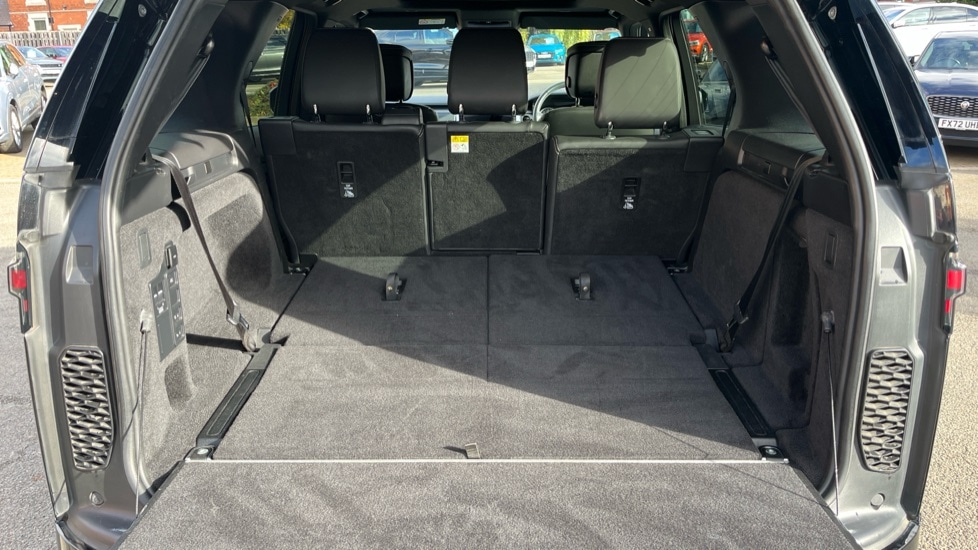 Used Land Rover Discovery 2022 for sale - 76523633: Photo 15