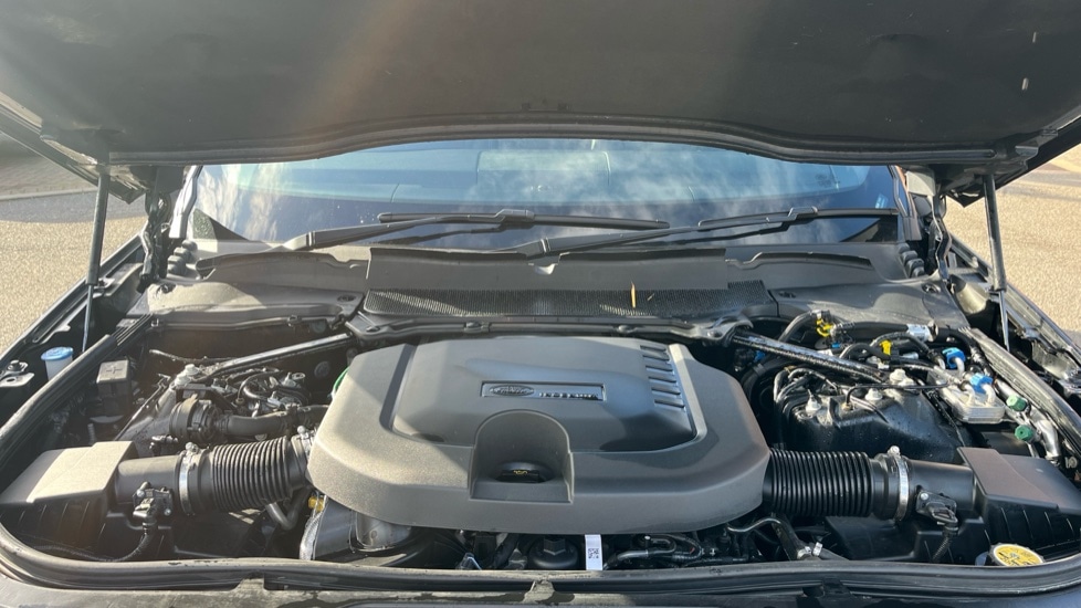 Used Land Rover Discovery 2022 for sale - 76523633: Photo 16