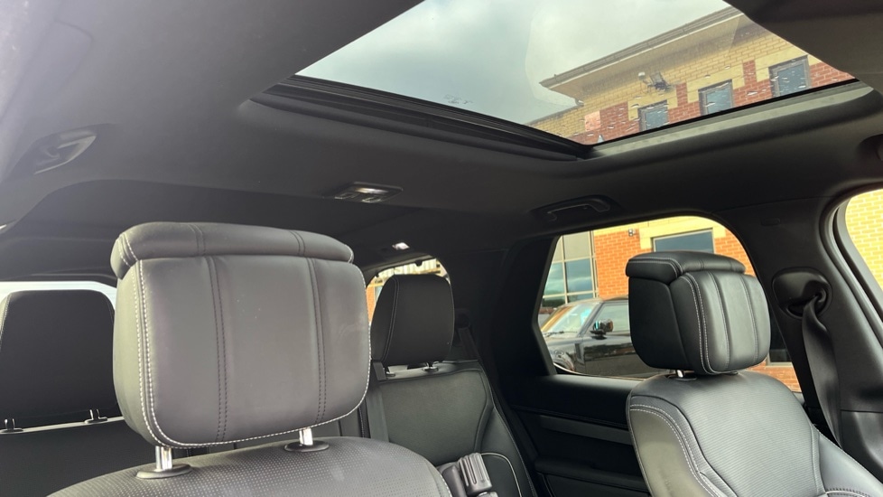 Used Land Rover Discovery 2022 for sale - 76523633: Photo 30