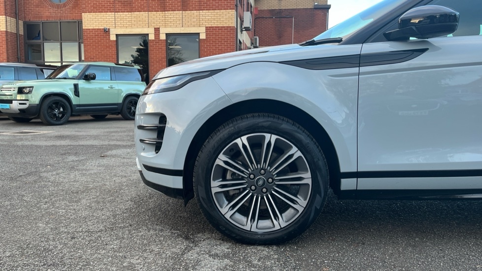 Used Land Rover Range Rover Evoque 2025 for sale - 76766244: Photo 17