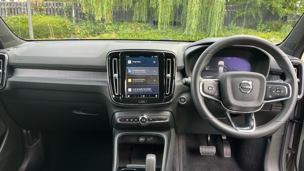 Used Volvo XC40 2023 for sale - 75702477: Photo 11