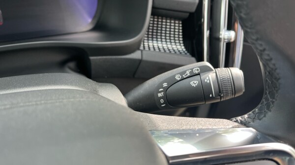 Used Volvo XC40 2023 for sale - 75702477: Photo 23