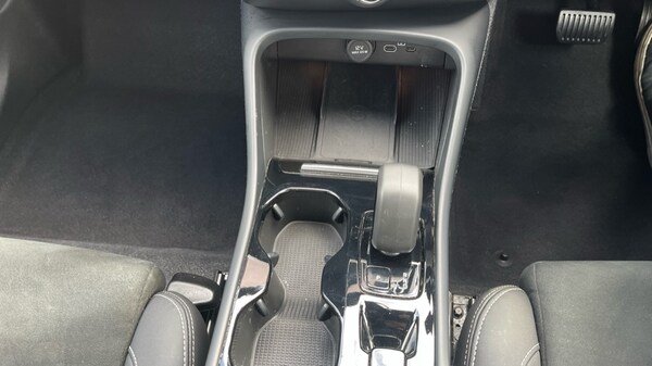 Used Volvo XC40 2023 for sale - 75702477: Photo 28