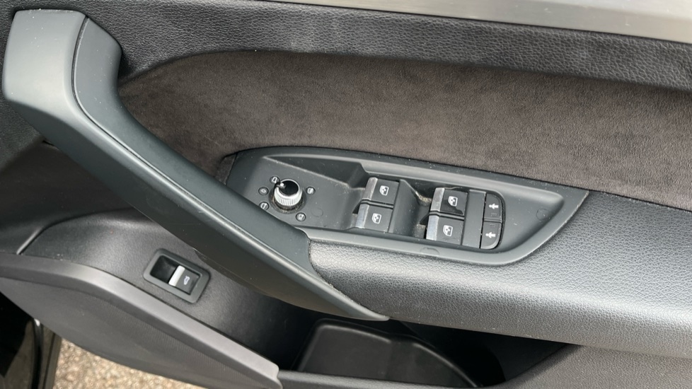 Used Audi Q5 2017 for sale - 76984004: Photo 35