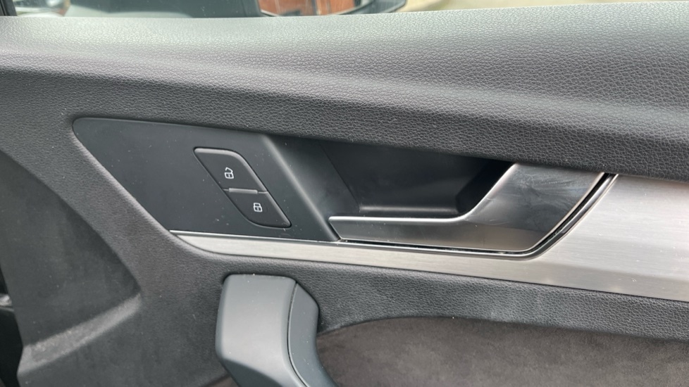 Used Audi Q5 2017 for sale - 76984004: Photo 36