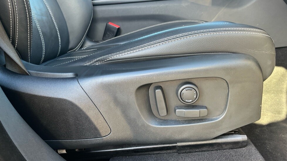 Used Land Rover Range Rover Velar 2021 for sale - 76255018: Photo 32