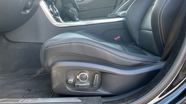 Used Jaguar XE 2021 for sale - 76008241: Photo 32