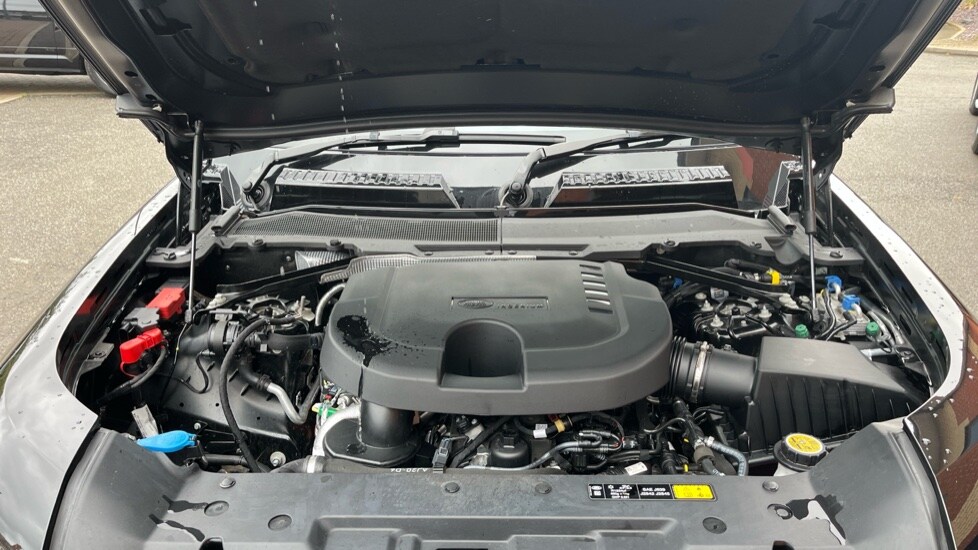 Used Land Rover Defender 2025 for sale - 75984871: Photo 16