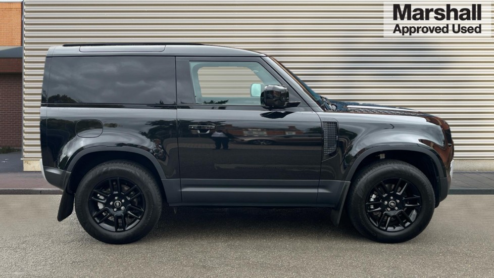 Used Land Rover Defender 2025 for sale - 75984871: Photo 2