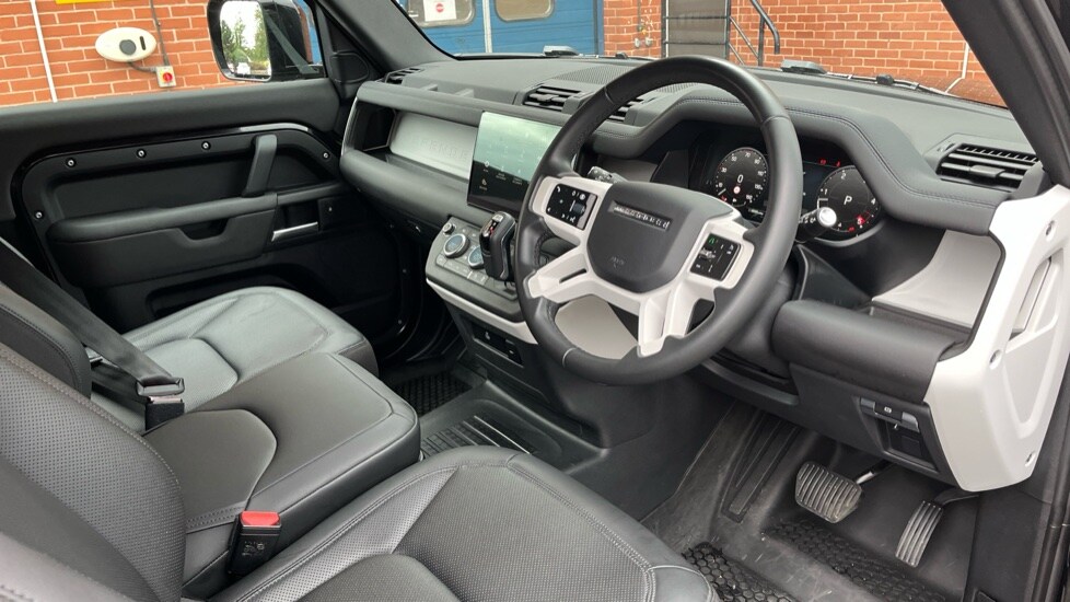 Used Land Rover Defender 2025 for sale - 75984871: Photo 43