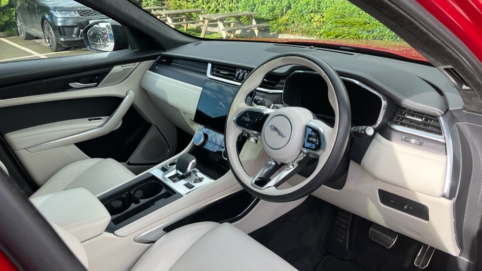 Used Jaguar F-Pace 2024 for sale - 76208856: Photo 9