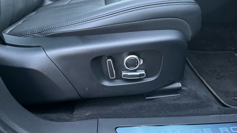 Used Land Rover Range Rover Evoque 2025 for sale - 77021879: Photo 31