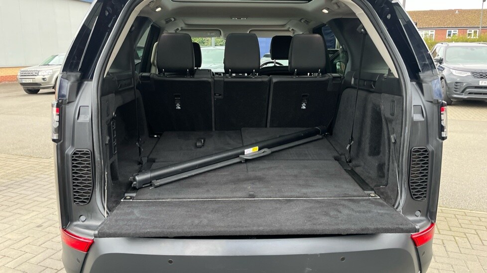 Used Land Rover Discovery 2019 for sale - 76350992: Photo 15