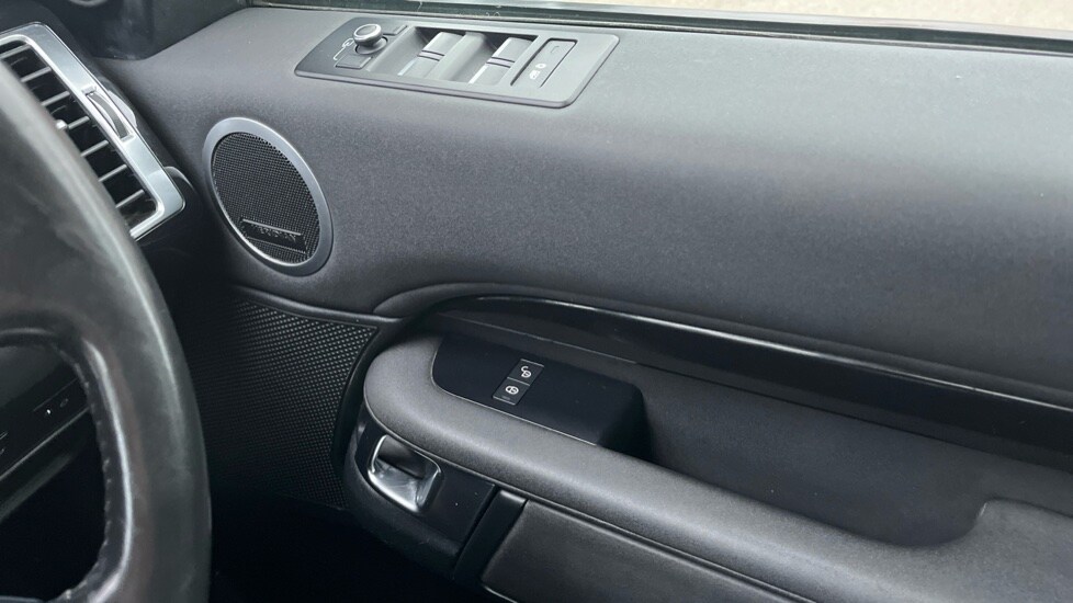 Used Land Rover Discovery 2019 for sale - 76350992: Photo 30