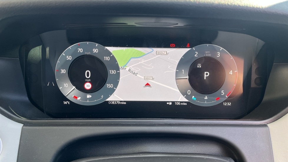 Used Land Rover Range Rover Velar 2025 for sale - 76971282: Photo 13