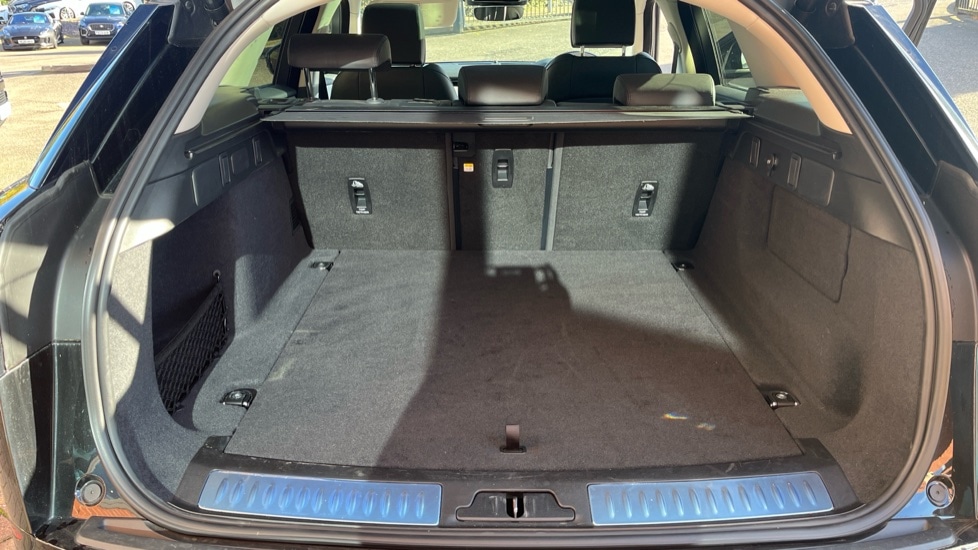 Used Land Rover Range Rover Velar 2025 for sale - 76971282: Photo 15