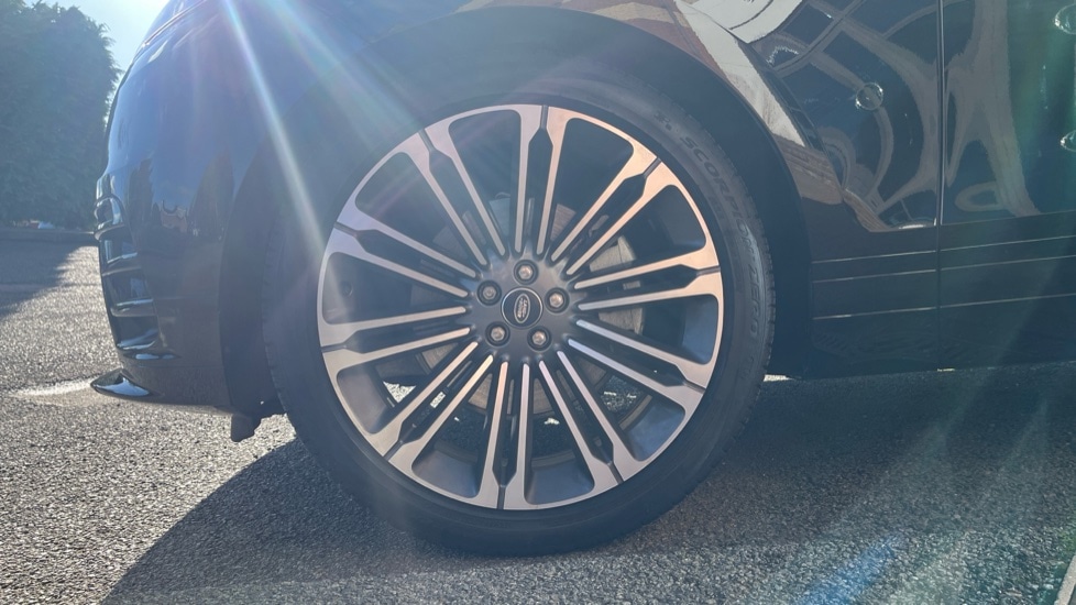 Used Land Rover Range Rover Velar 2025 for sale - 76971282: Photo 17