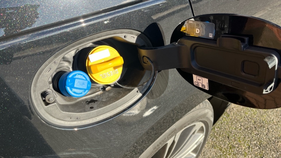 Used Land Rover Range Rover Velar 2025 for sale - 76971282: Photo 21