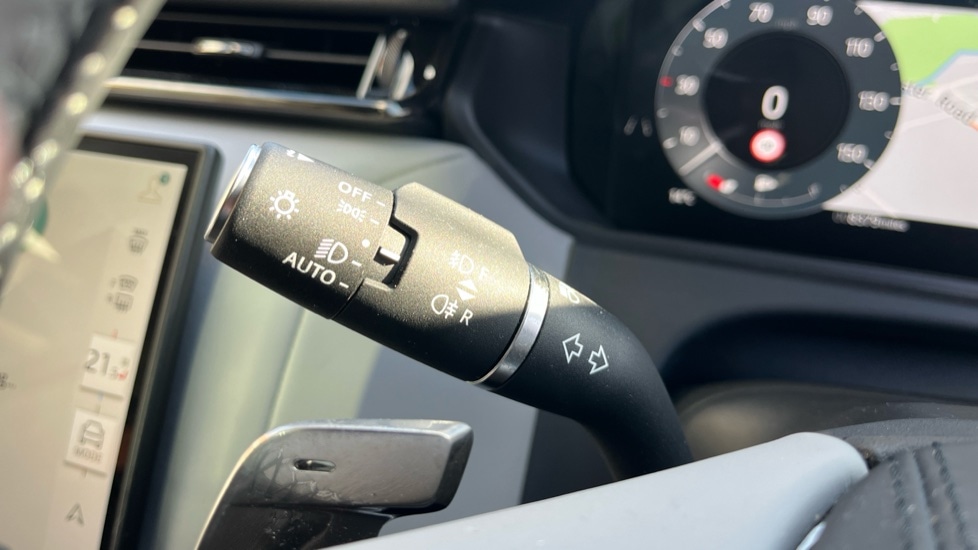 Used Land Rover Range Rover Velar 2025 for sale - 76971282: Photo 25