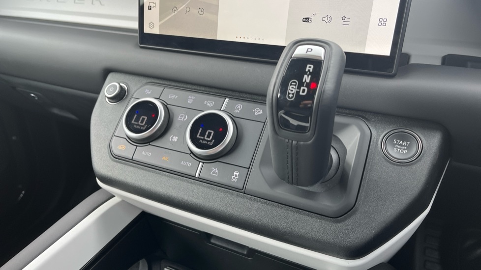 Used Land Rover Defender 2024 for sale - 76466453: Photo 29