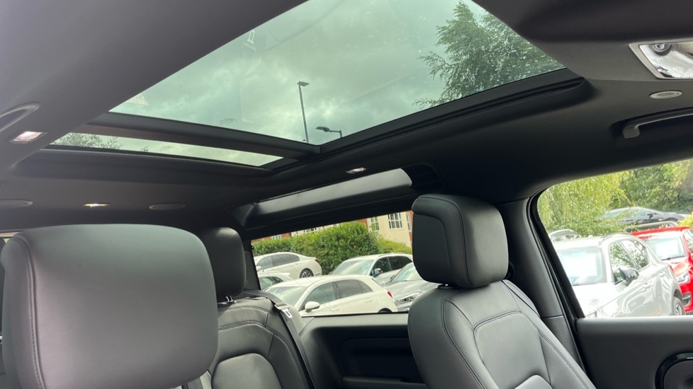 Used Land Rover Defender 2024 for sale - 76466453: Photo 31