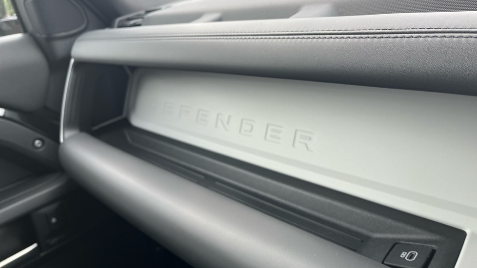 Used Land Rover Defender 2024 for sale - 76466453: Photo 41