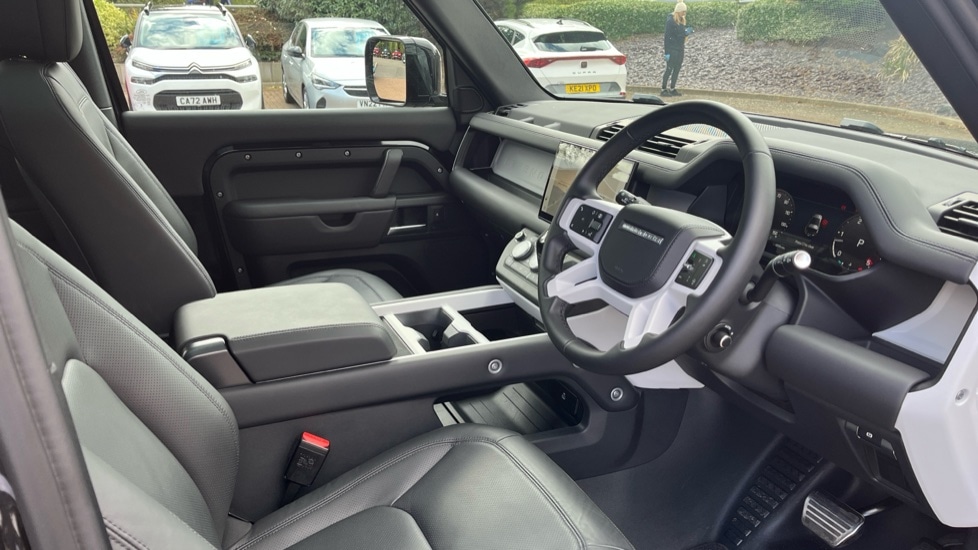 Used Land Rover Defender 2024 for sale - 76466453: Photo 9