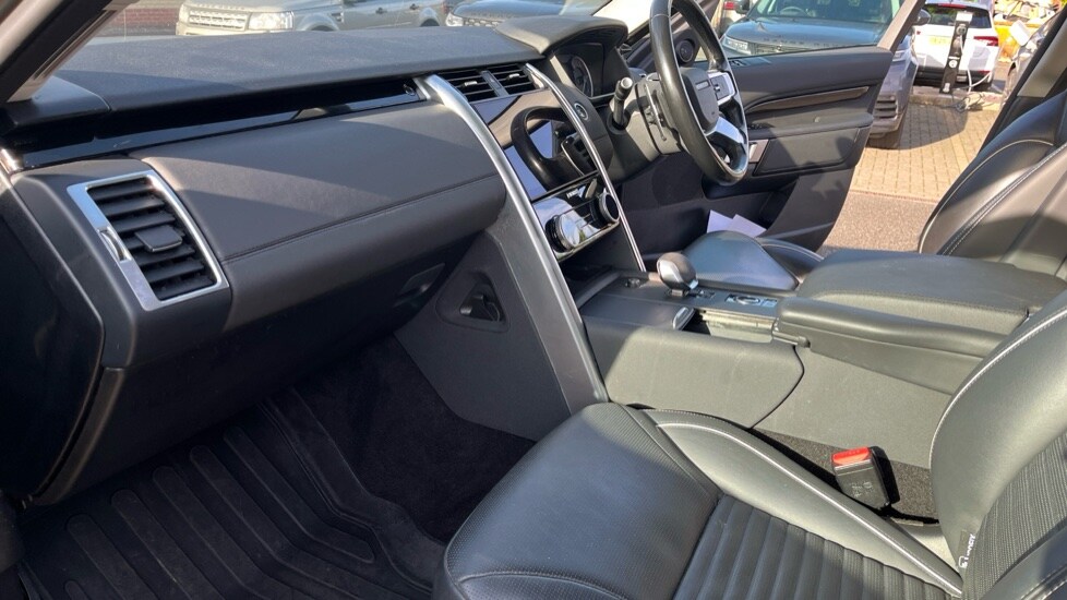 Used Land Rover Discovery 2022 for sale - 76393669: Photo 10