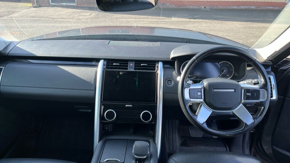 Used Land Rover Discovery 2022 for sale - 76393669: Photo 11