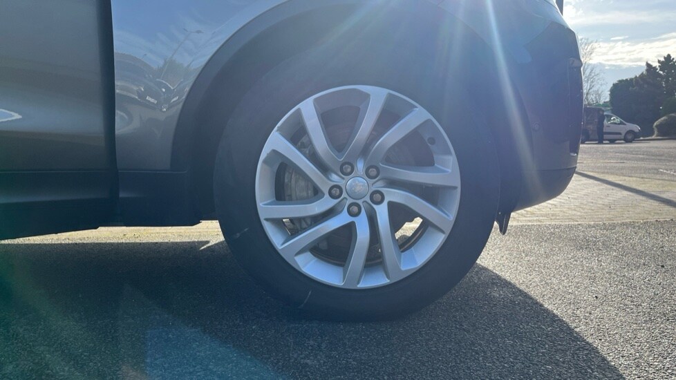 Used Land Rover Discovery 2022 for sale - 76393669: Photo 17