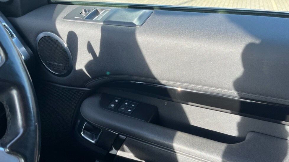 Used Land Rover Discovery 2022 for sale - 76393669: Photo 30