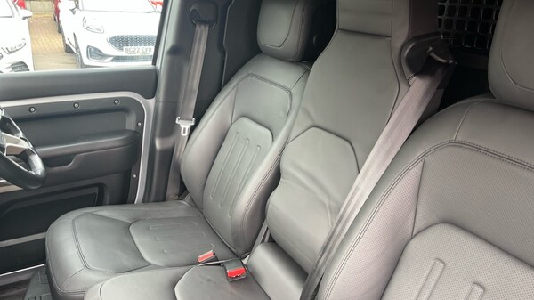Used Land Rover Defender 2022 for sale - 76161543: Photo 40