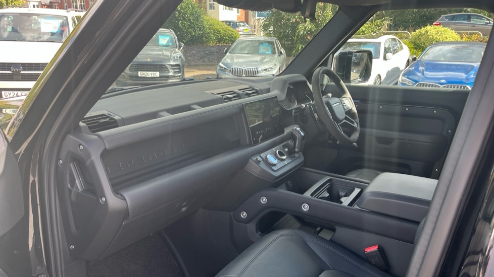Used Land Rover Defender 2024 for sale - 76146025: Photo 10