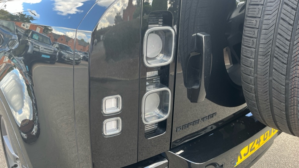 Used Land Rover Defender 2024 for sale - 76146025: Photo 37